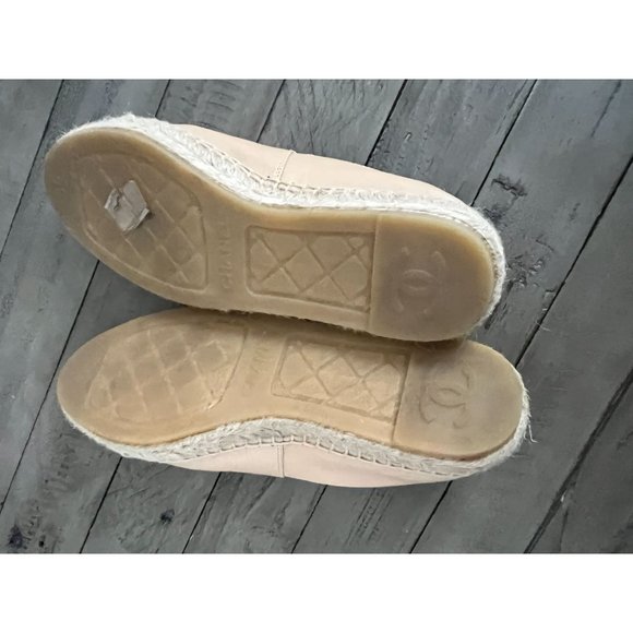 CHANEL Beige and Black Espadrilles - Picture 6 of 11